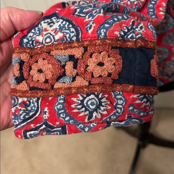 Lucky Brand Embroidered Top - Picture 5 of 9